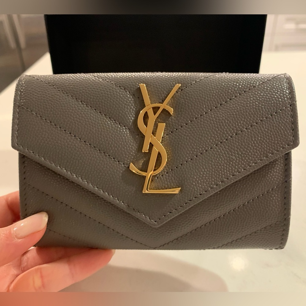 BNIB YSL Saint Laurent Small Envelope Wallet in Fog (gray / grey).